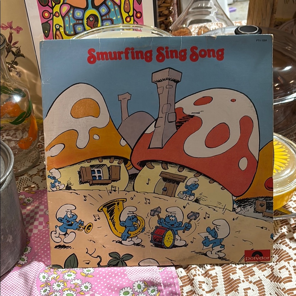 Polydor Smurfing Sing Song Vinyl Record - Blue, Red, Yellow